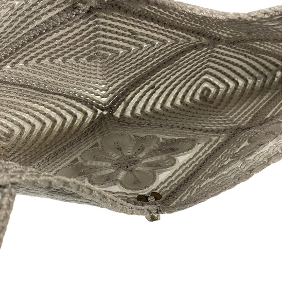 Vintage Handmade Gray Cross Stitch Plastic Canvas Woven Flower Accent Handbag - Picture 12 of 15